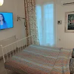 Center Apartment-sleeps5-balcony-live Neighborhood Apartment Thessaloniki