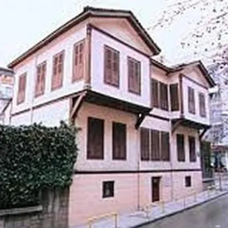 Old Town Family T8 Apartment