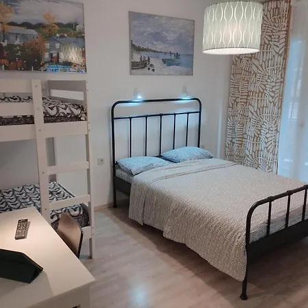 Old Town Family T8 Apartment *
