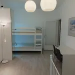 Center Apartment-sleeps5-balcony-live Neighborhood
