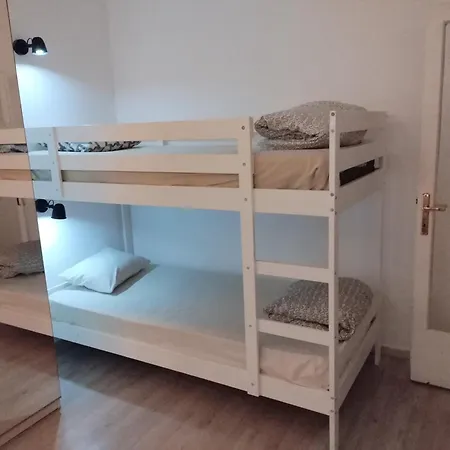 Апартаменты Center Apartment-sleeps5-balcony-live Neighborhood Салоники