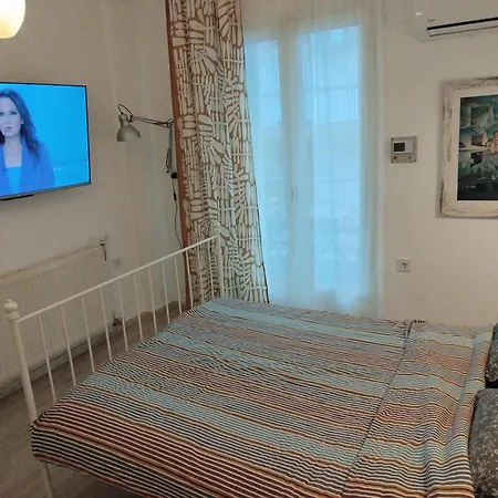 Center Apartment-sleeps5-balcony-live Neighborhood Апартаменты Салоники