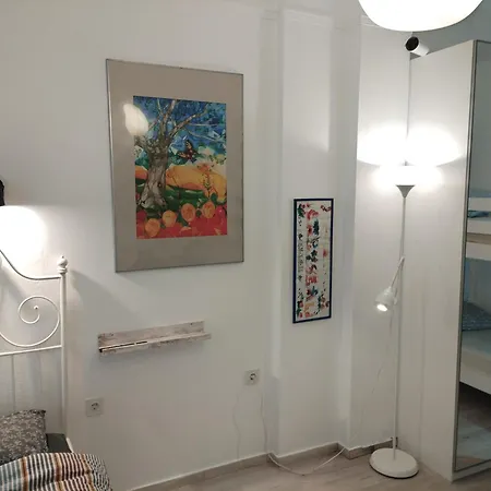 Center Apartment-sleeps5-balcony-live Neighborhood Апартаменты Салоники
