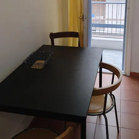 Апартаменты Center Apartment-sleeps5-balcony-live Neighborhood Салоники