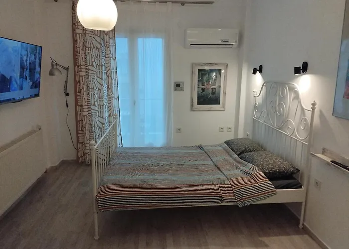 Center Apartment-sleeps5-balcony-live Neighborhood *
